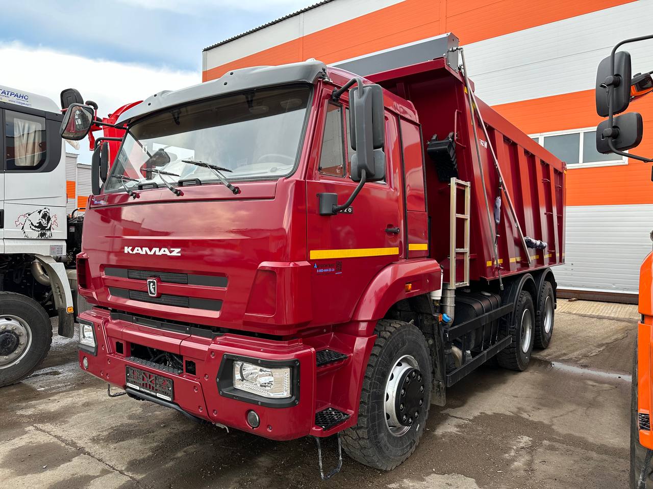 Самосвал КАМАЗ 6520