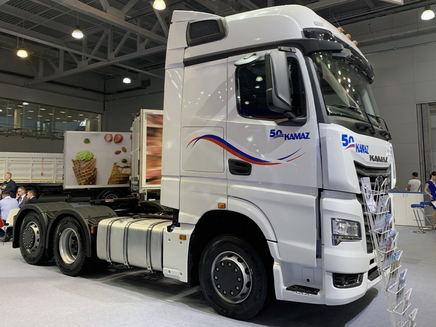 Седельный тягач KAMAZ-65659