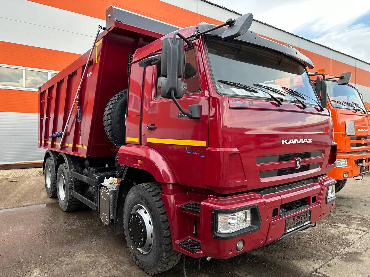 Самосвал КАМАЗ 6520